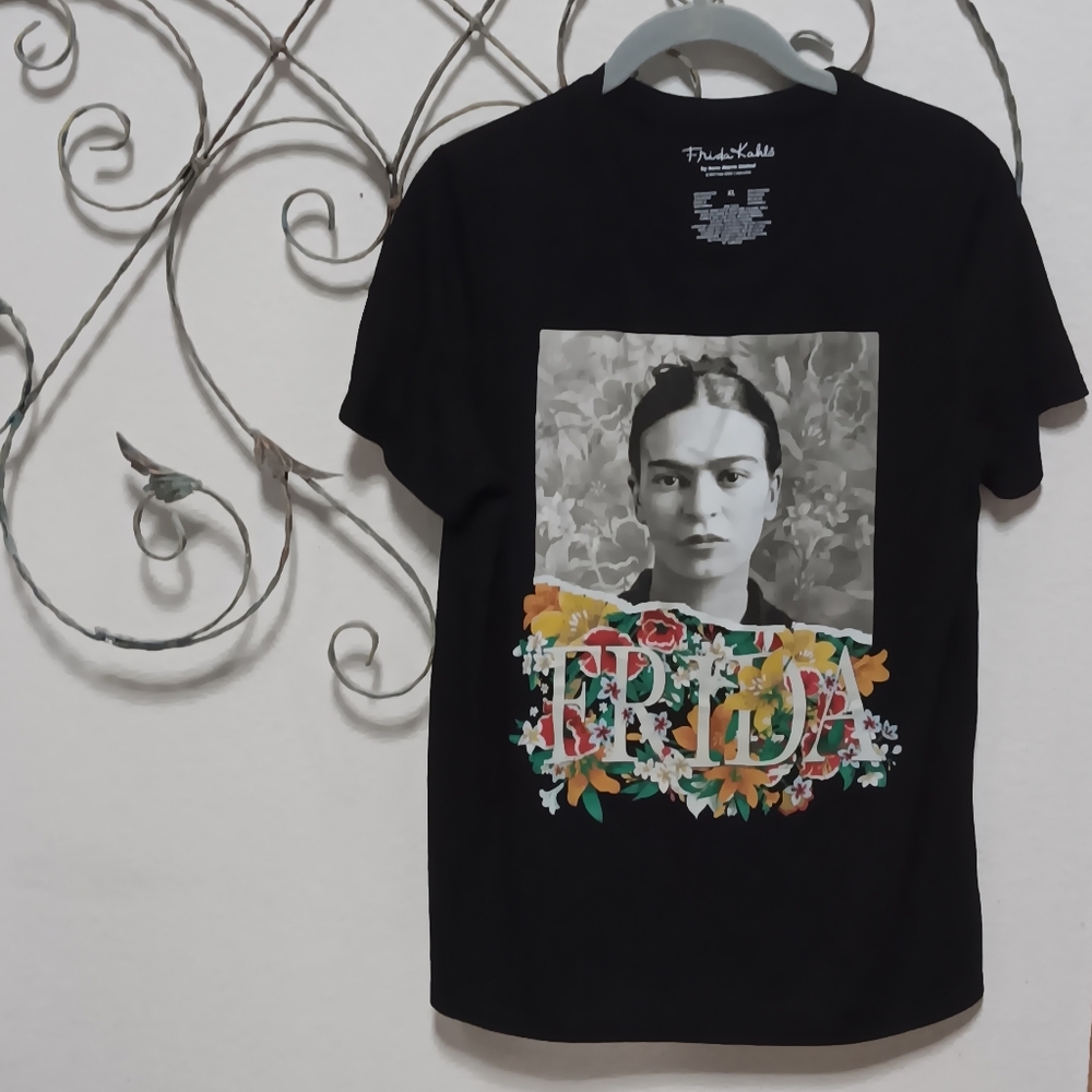 FRIDA KAHLO floral graphic black tee, XL